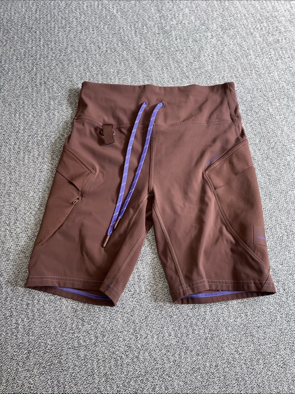 Lululemon Cargo Super-High-Rise Hiking Short 8" size 8